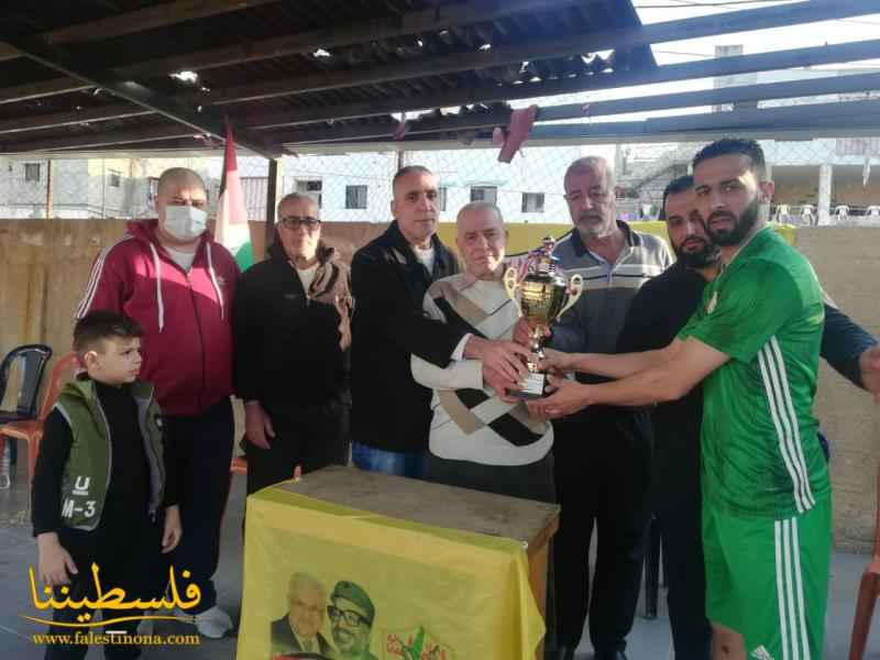 الأنصار الفلسطيني بطل كأس المرحوم الحاج أبو عفيف الغزال لكرة القدم في عين الحلوة