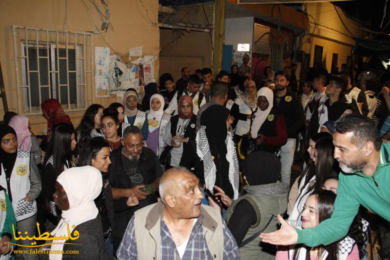 وقفة وفاء وإضاءة شموع في ذكرى استشهاد الرّمز ياسر عرفات في مخيم مار الياس