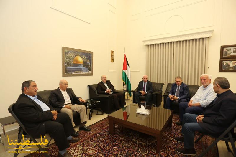 لقاء قيادي بين حركة "فتح" والجَّبهة الديمقراطية في سفارة فلسطين في بيروت