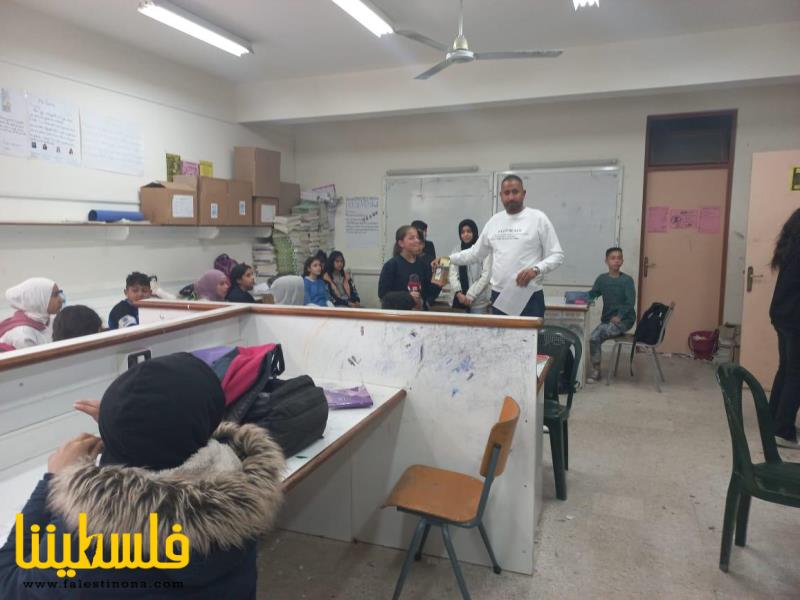 المكتب الحركي الطلابي في شعبة إقليم الخروب يكرم المتفوقين في ثانوية بيت جالا