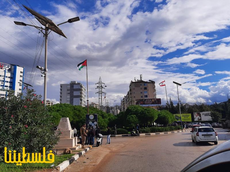 حركة "فتح" تشارك في رفع العلم الفلسطيني على مستديرة ساحة القدس في طرابلس