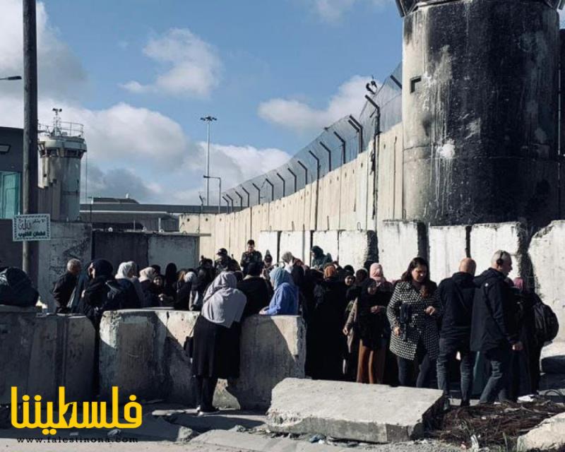 الاحتلال يمنع آلاف المصلين من الوصول للمسجد الأقصى في الجمعة ا...