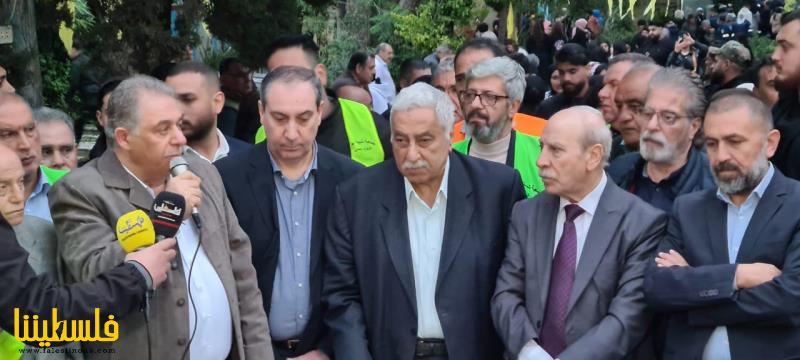 السفير دبور  ووفود القوى اللبنانية والفلسطينية يزورون مثوى الشهداء في بيروت