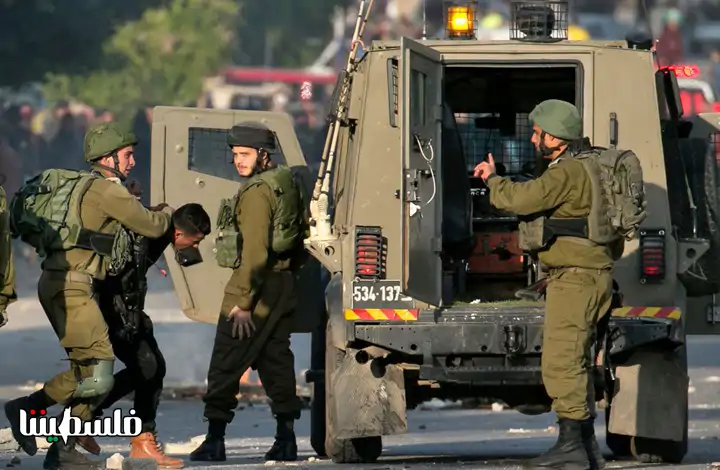 الاحتلال يعتقل 43 مواطناً ويحتجز العشرات في عدة محافظات